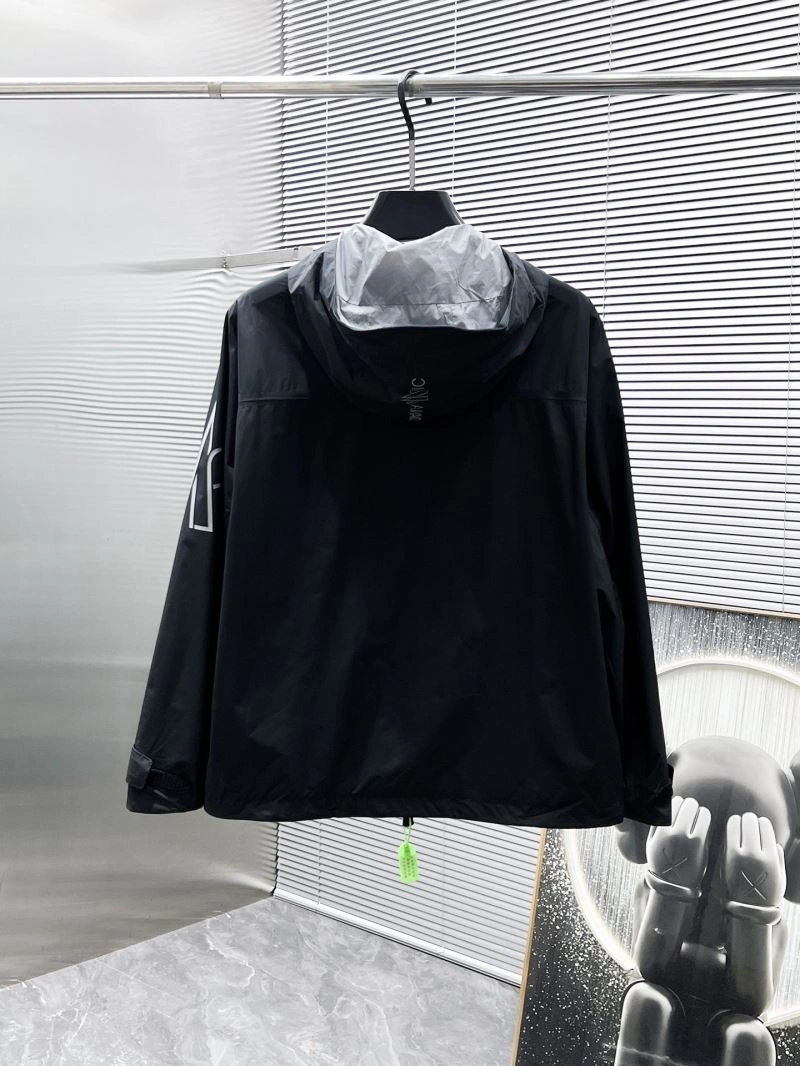 Moncler Outwear Minimalist 141552