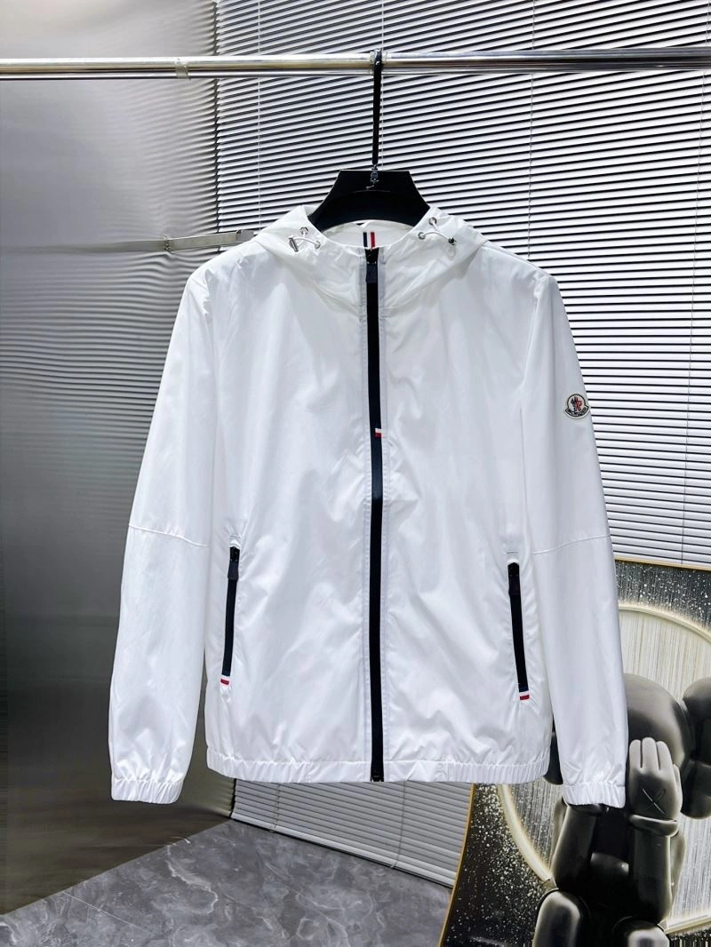 Elegant Moncler Outwear 141550
