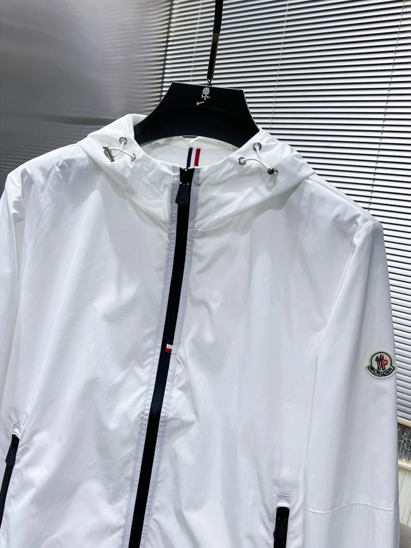 Elegant Moncler Outwear 141550