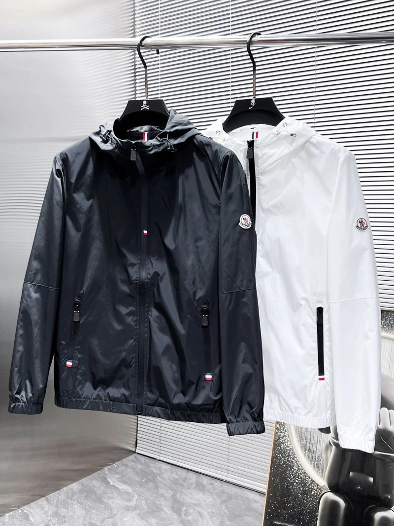 Elegant Moncler Outwear 141550
