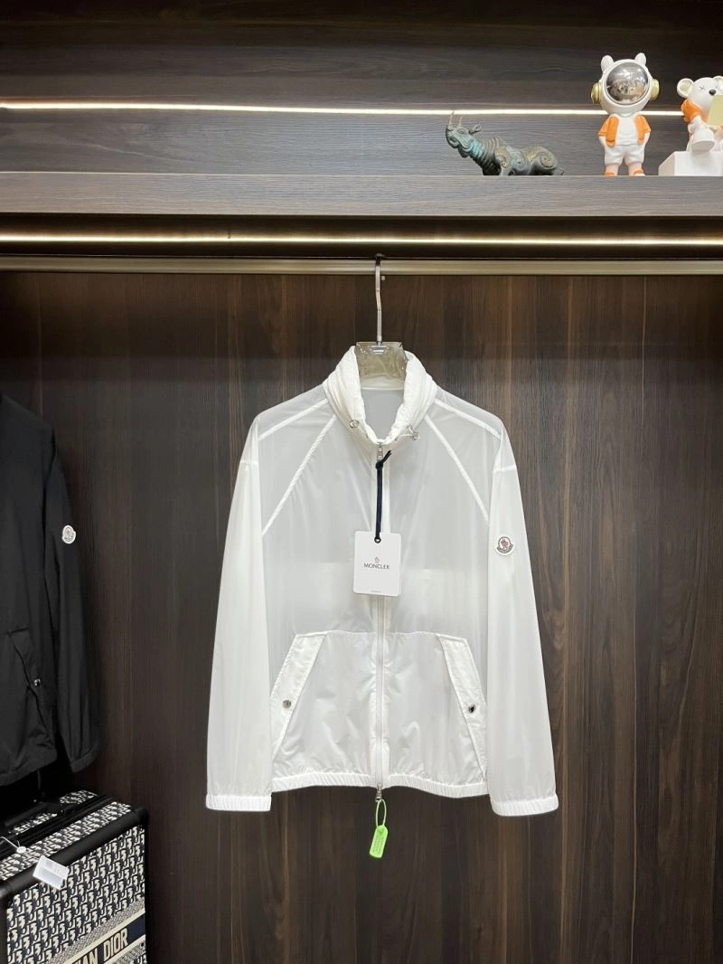 Moncler Outwear GoAnywhere 141549