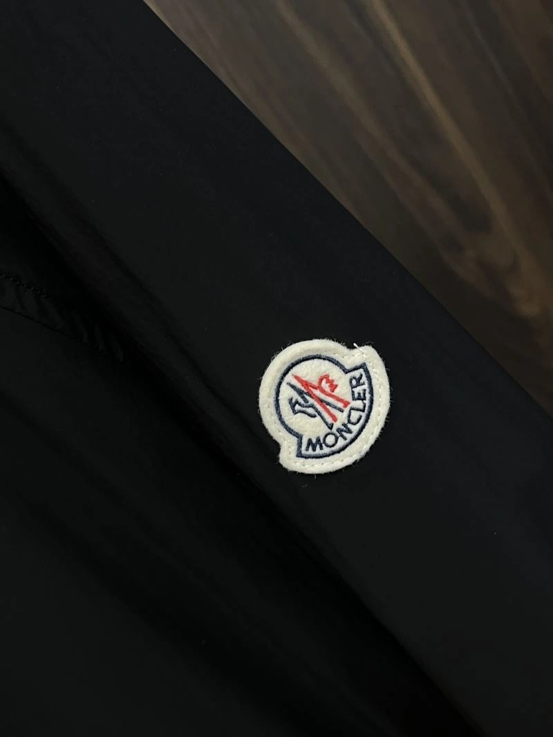 Moncler Outwear GoAnywhere 141549