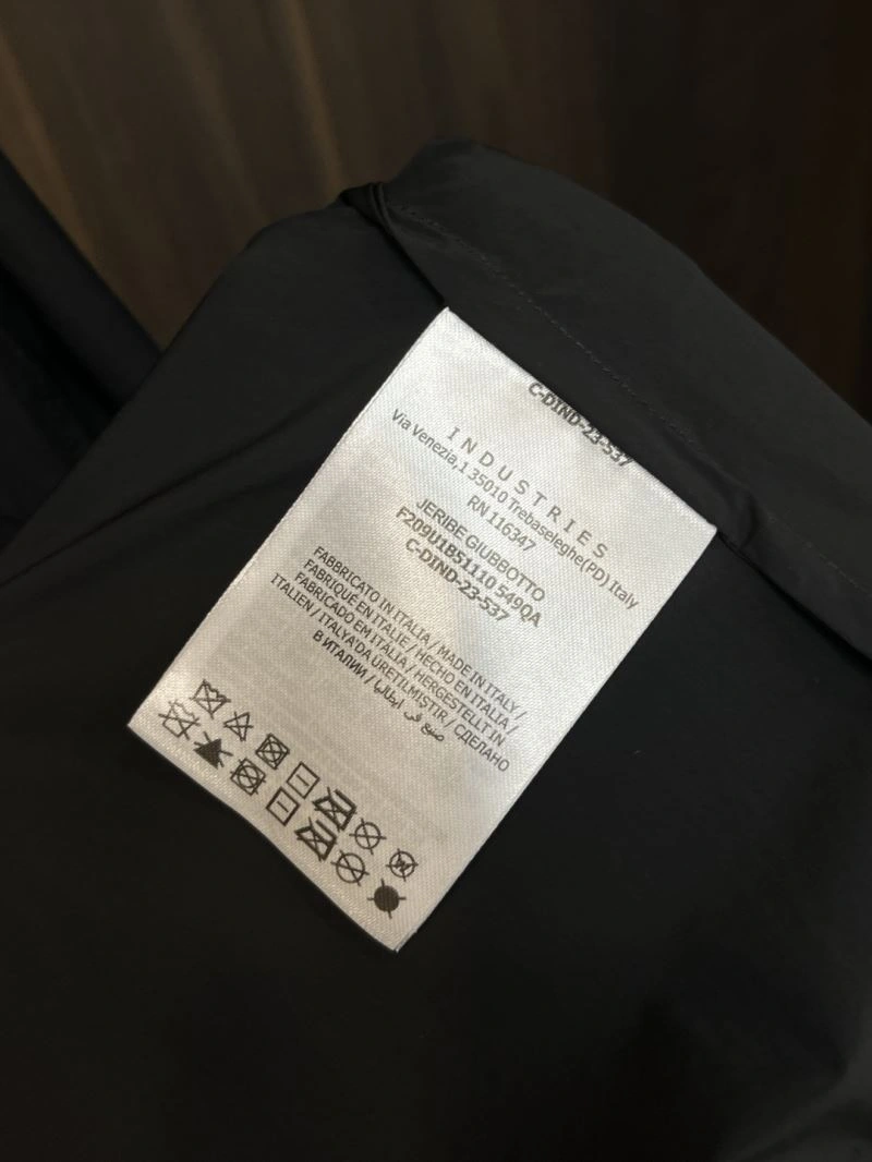 Moncler Outwear GoAnywhere 141549