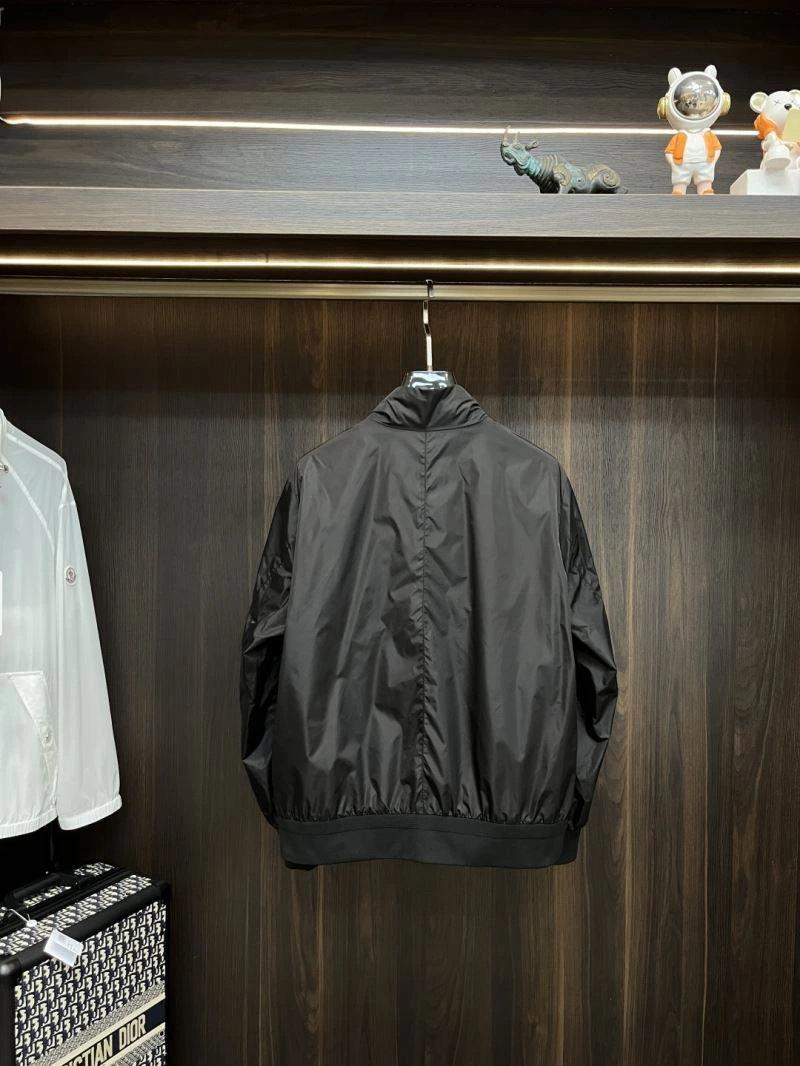 ZipUp Moncler Outwear 141548