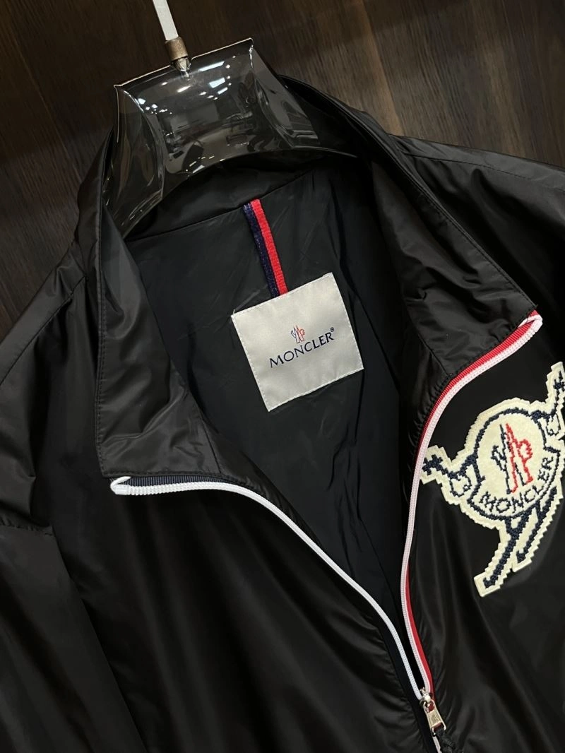 ZipUp Moncler Outwear 141548