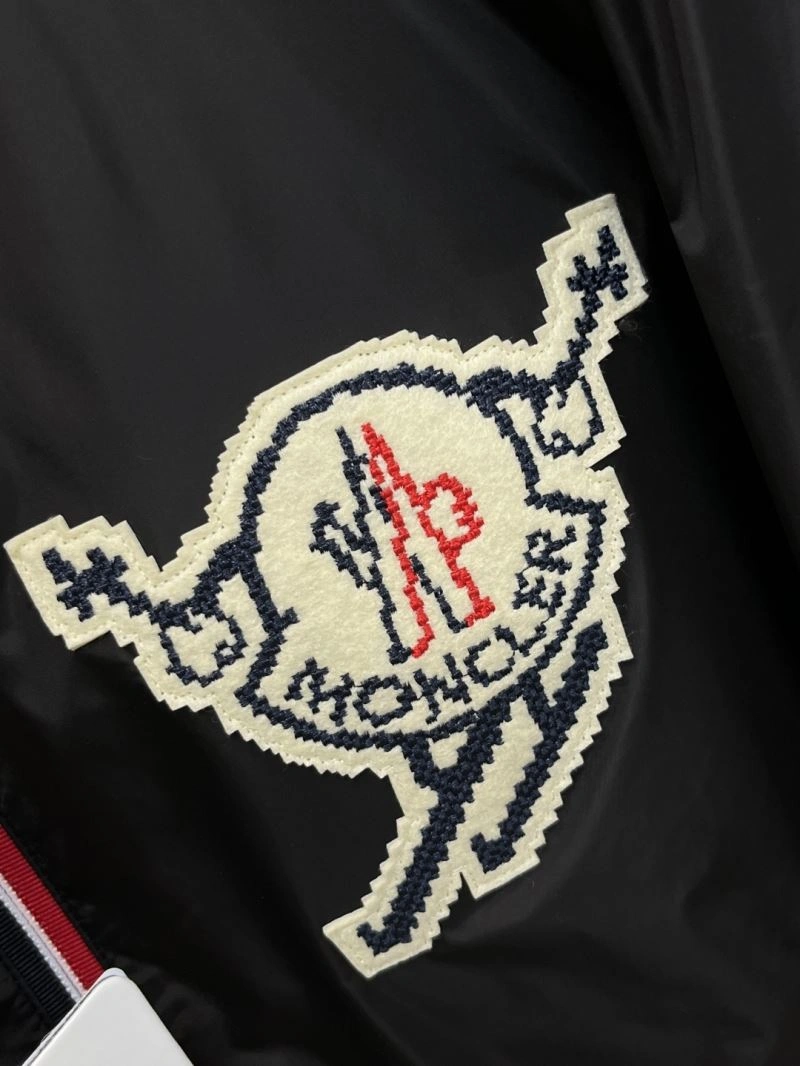 ZipUp Moncler Outwear 141548