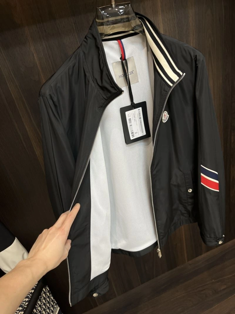 Moncler Outwear WaterResistant 141546