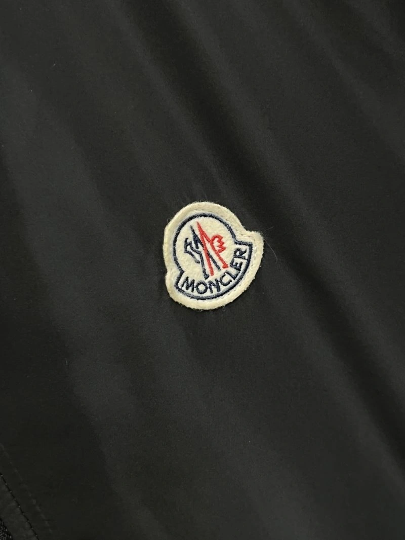 Moncler Outwear WaterResistant 141546