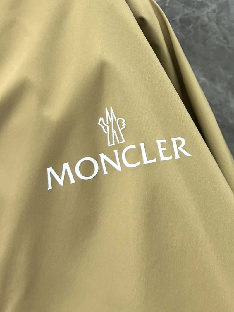 Moncler Outwear Unisex 141544