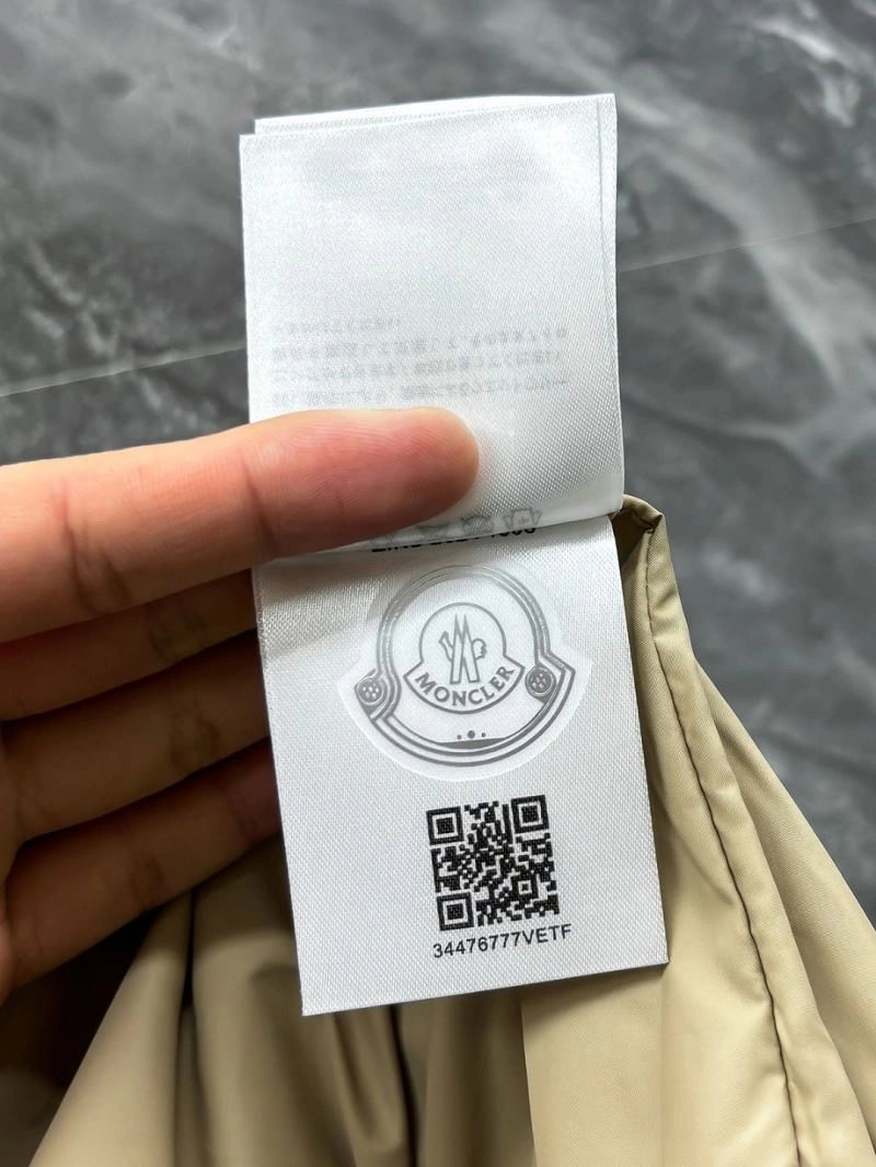 Moncler Outwear Unisex 141544
