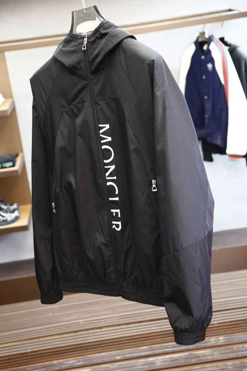 Supportive Moncler Outwear 141545