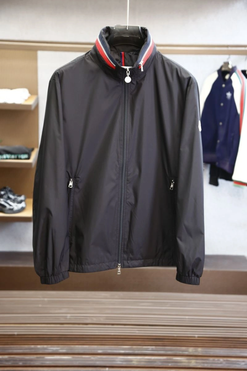 Moncler Outwear Bold 141542