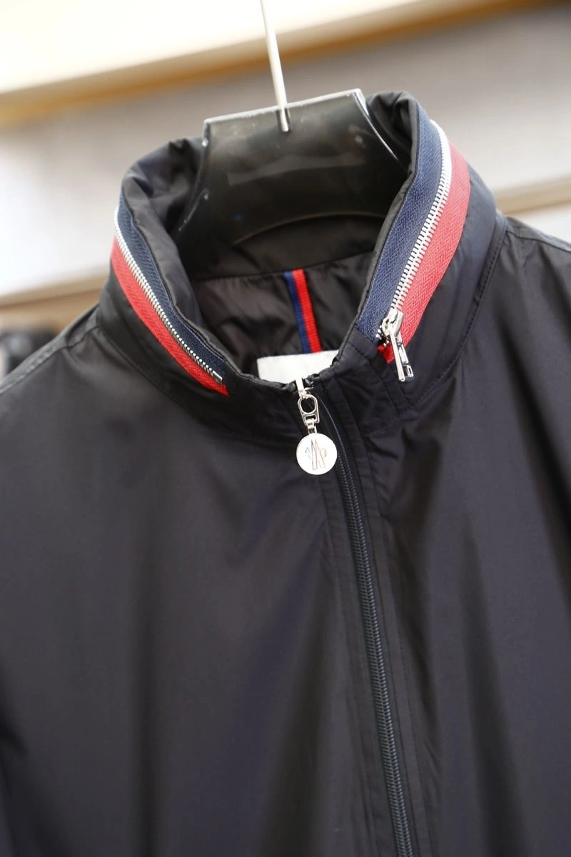 Moncler Outwear Bold 141542