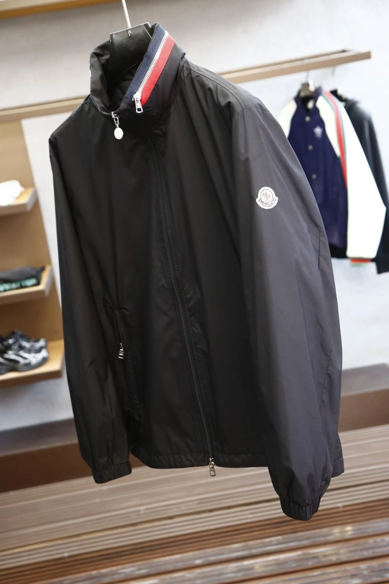 Moncler Outwear Bold 141542