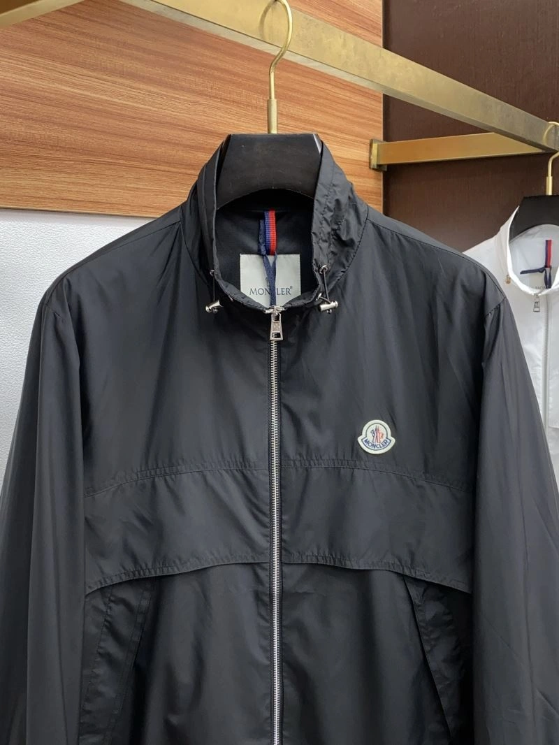 Stretchable Moncler Outwear 141530