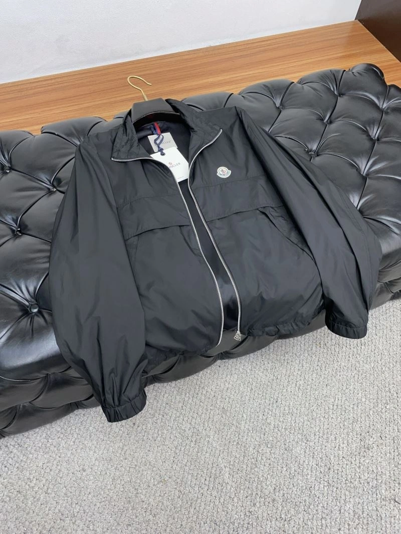 Stretchable Moncler Outwear 141530