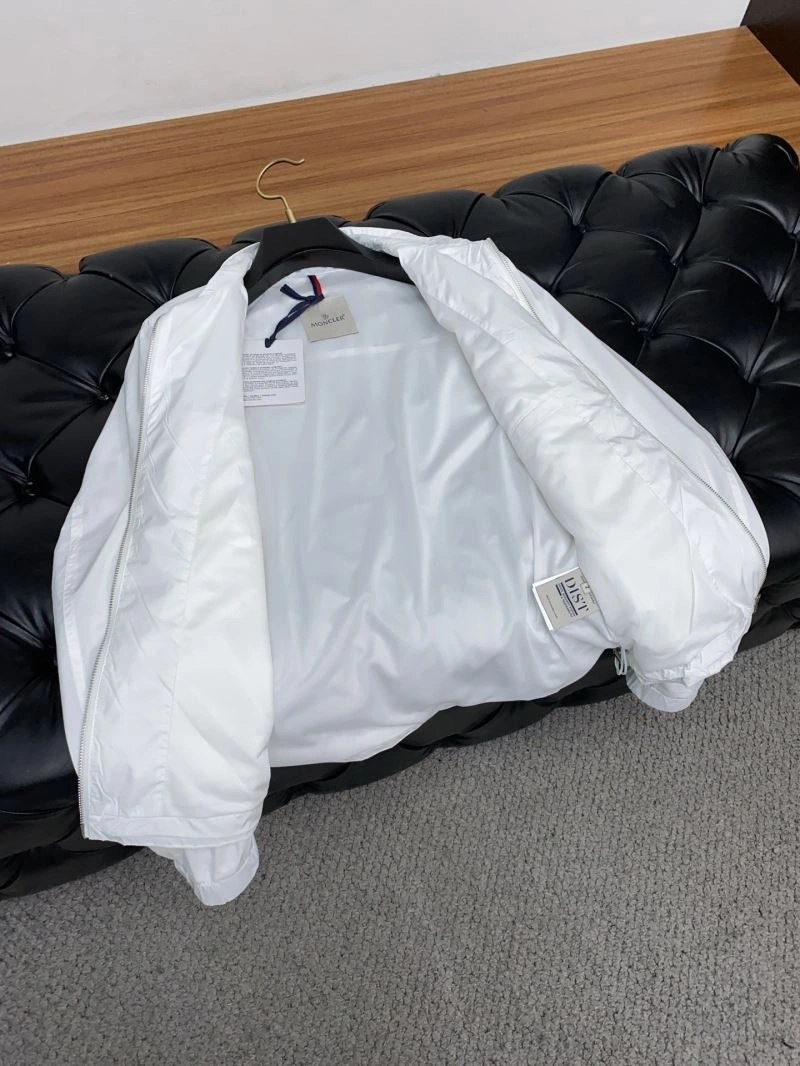Resilient Moncler Outwear 141529