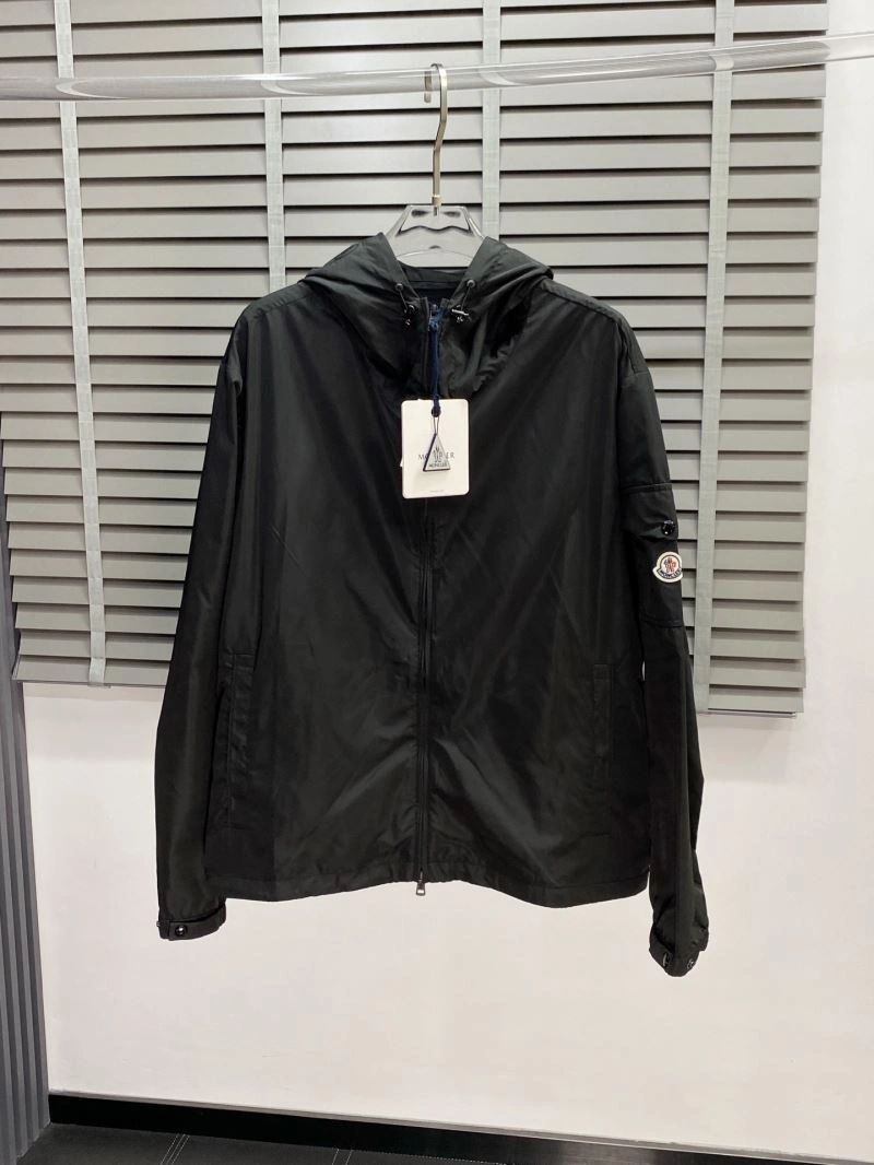 Effortless Moncler Outwear 141534