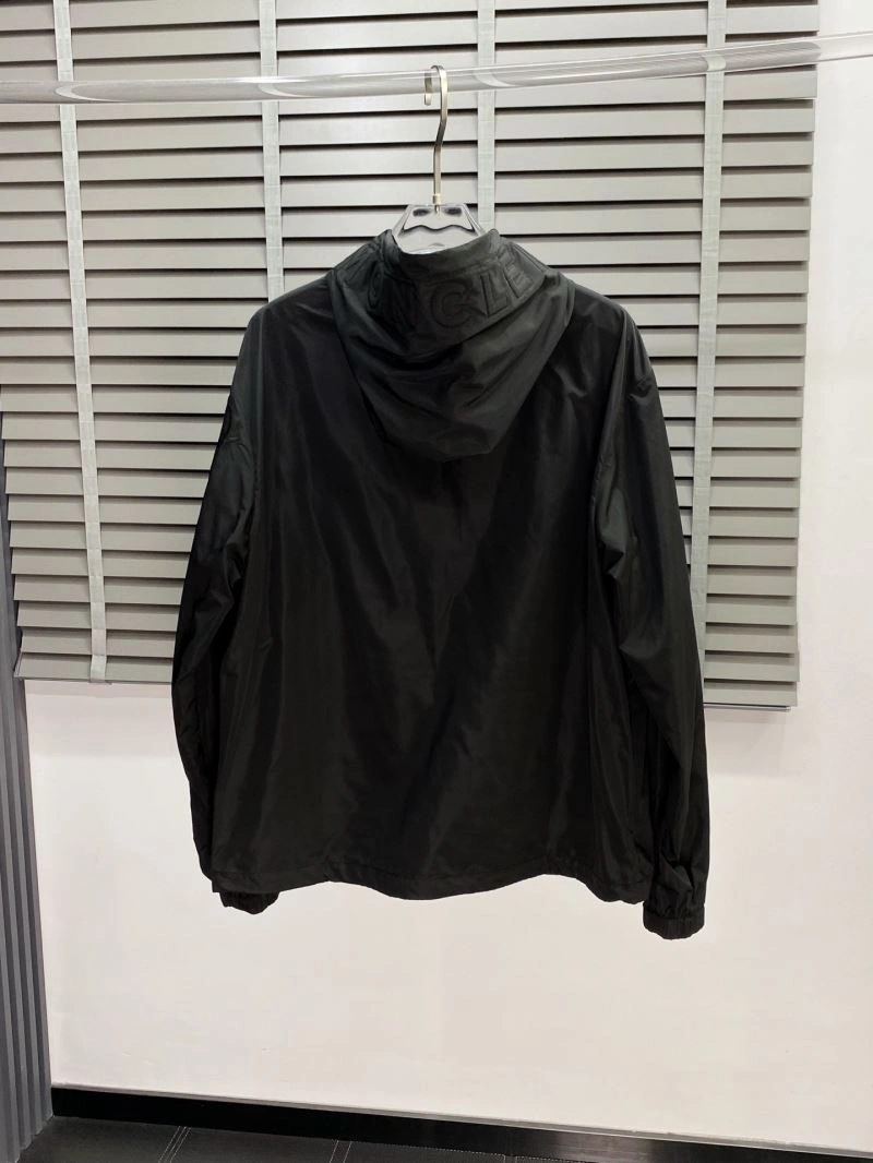 Effortless Moncler Outwear 141534