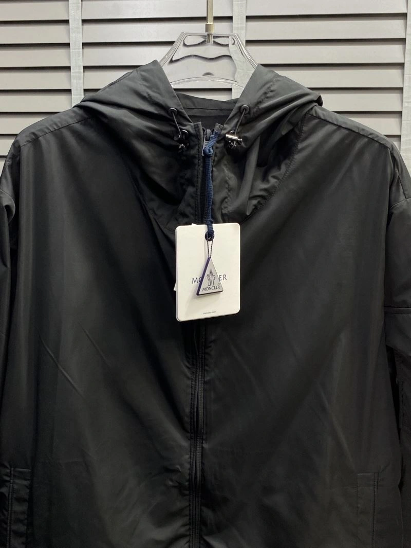 Effortless Moncler Outwear 141534