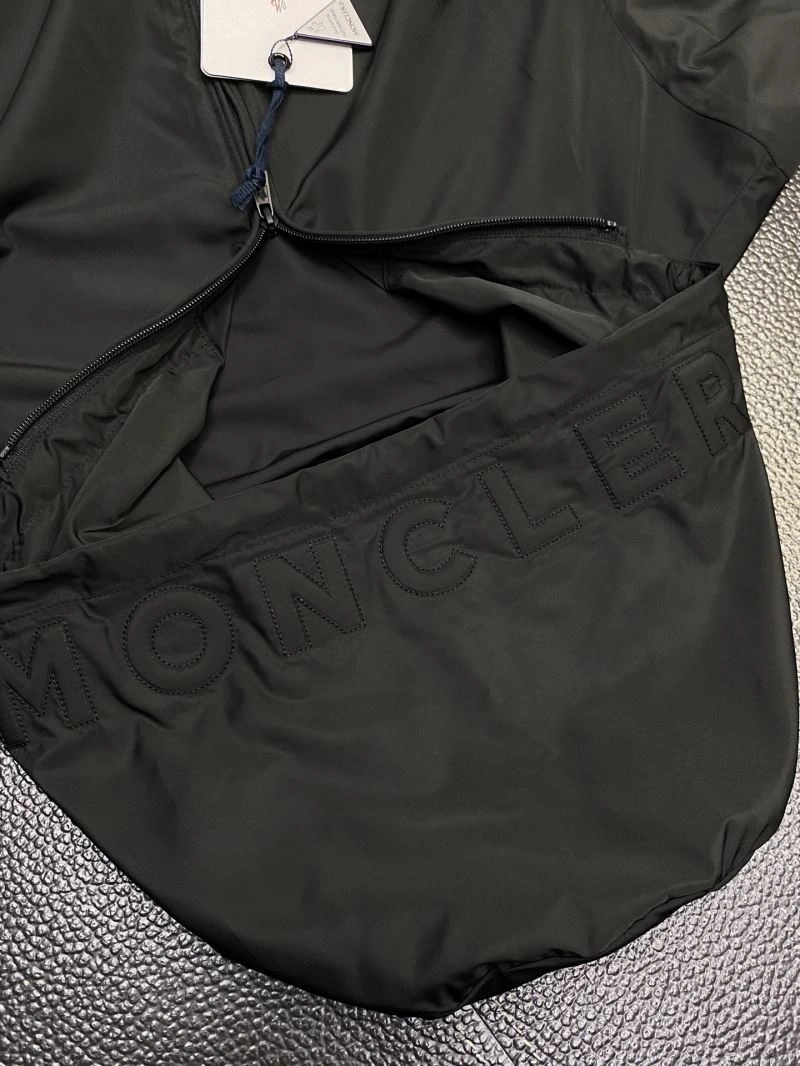 Effortless Moncler Outwear 141534