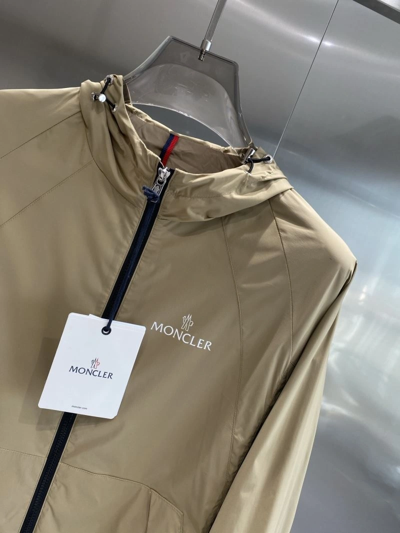 Resilient Moncler Outwear 141524