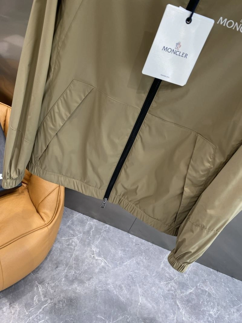 Resilient Moncler Outwear 141524