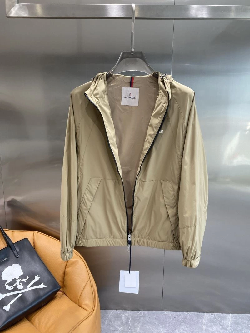 Resilient Moncler Outwear 141524