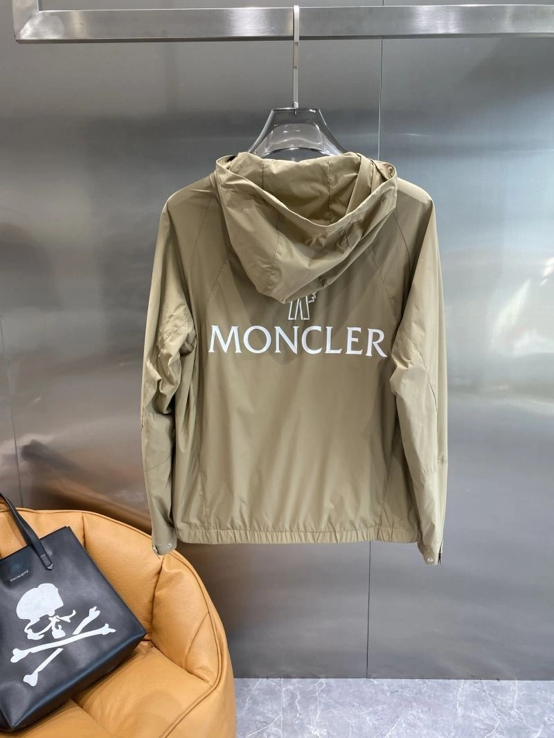 Resilient Moncler Outwear 141524