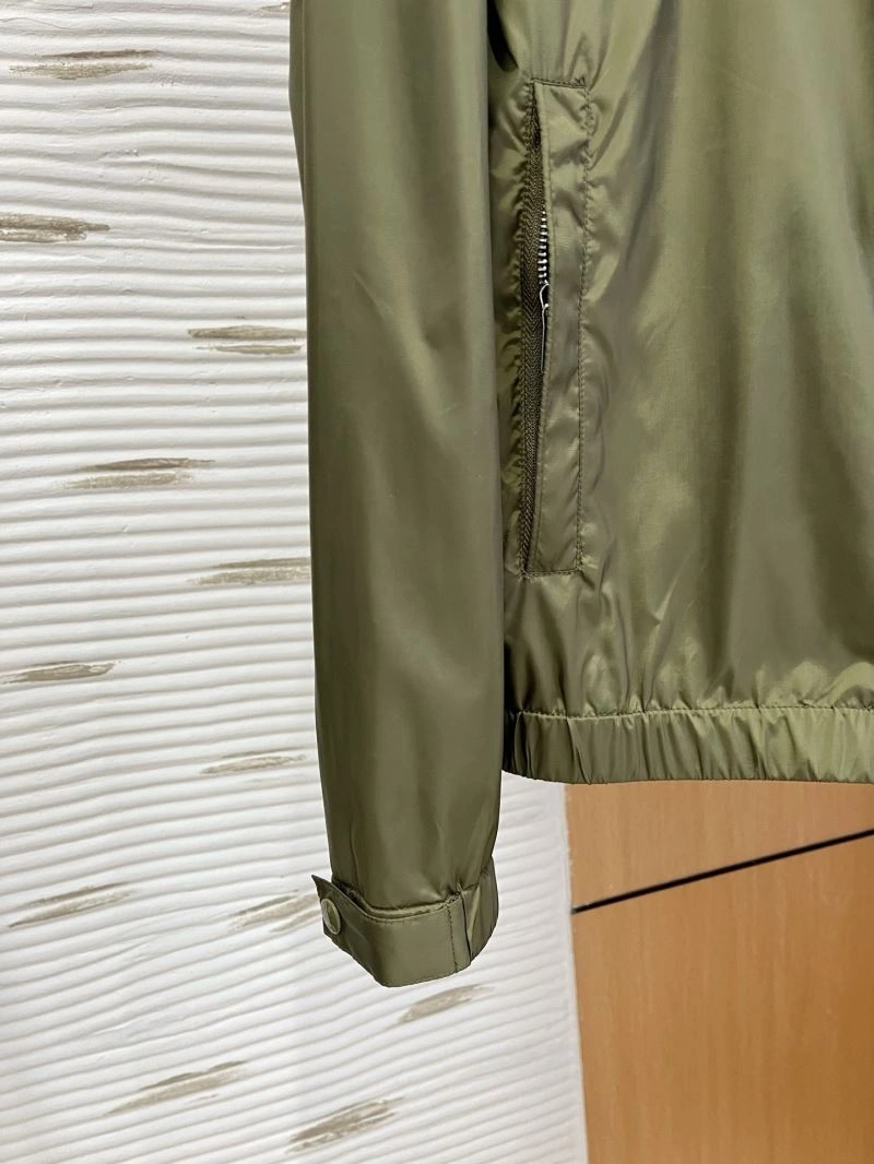 Lightweight Moncler Outwear 141528