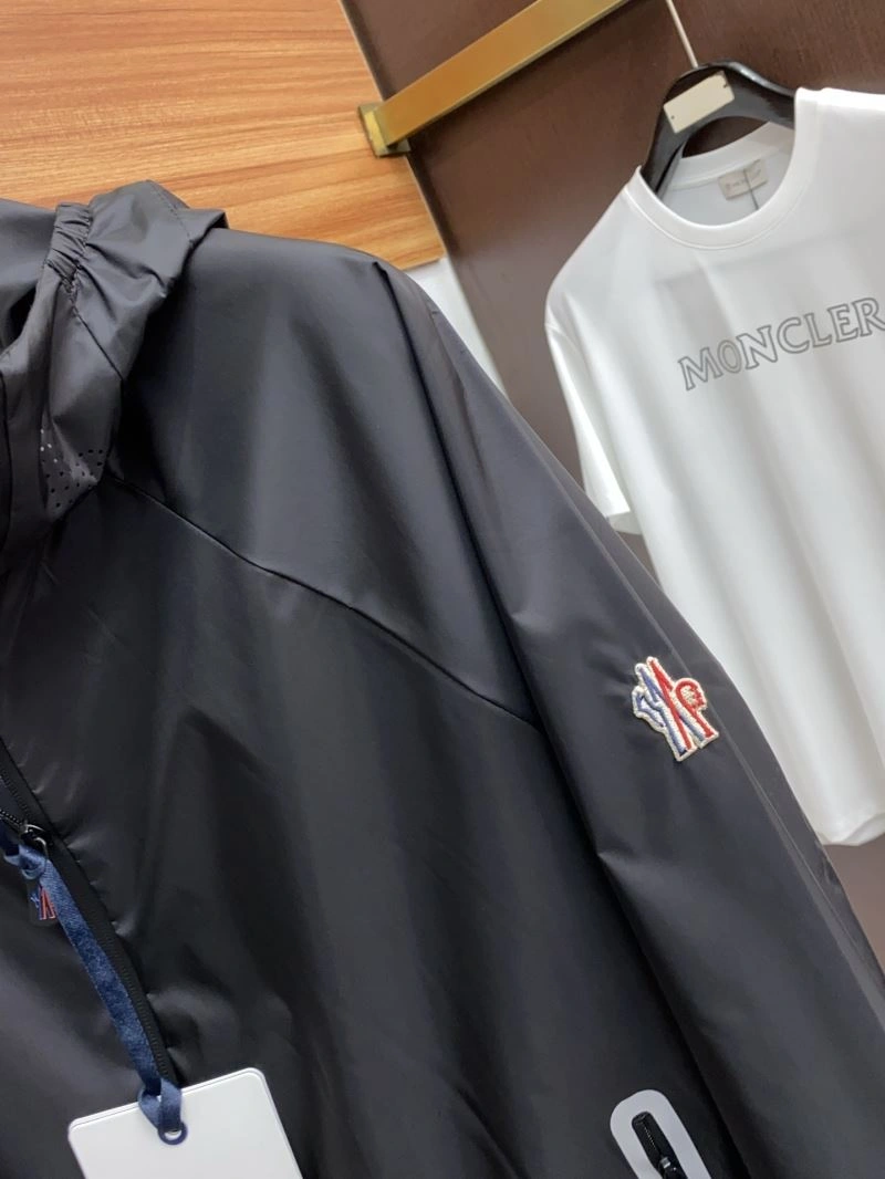 Durable Moncler Outwear 141523