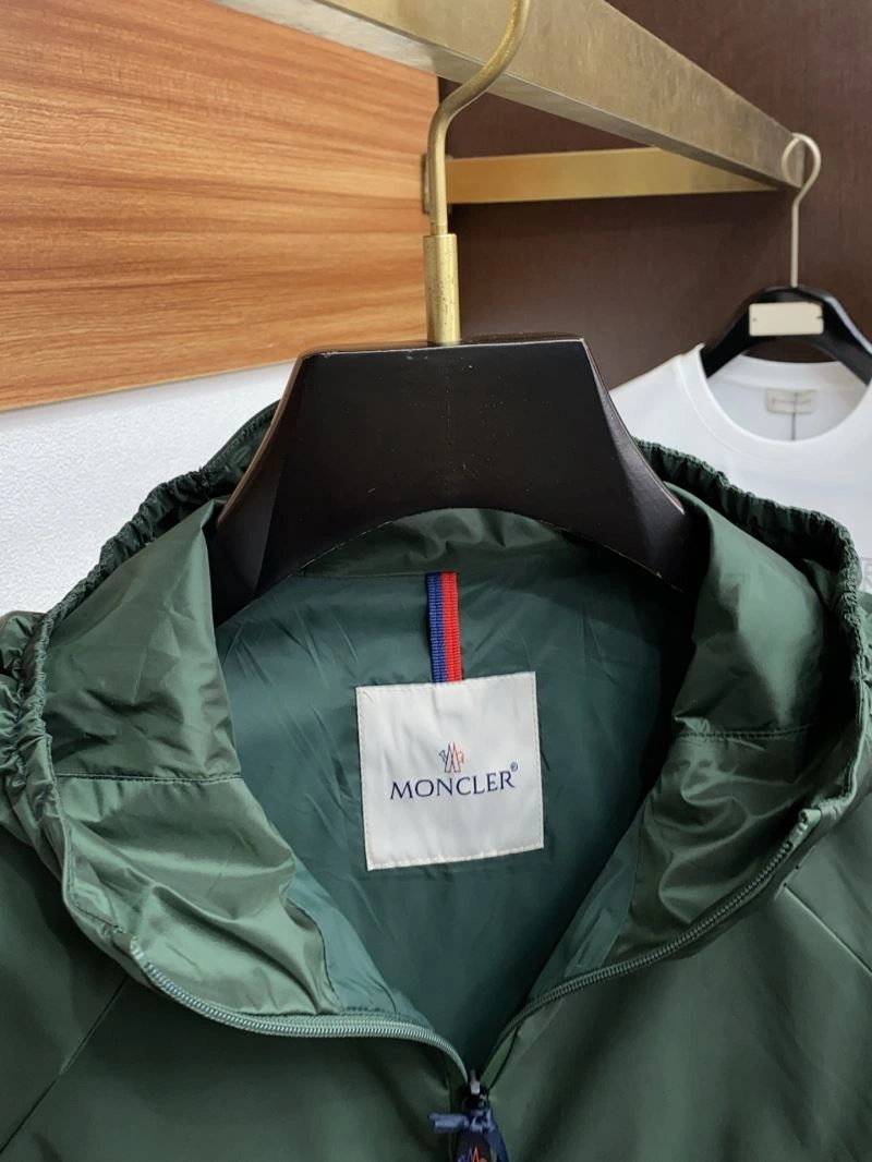 Unisex Moncler Outwear 141531