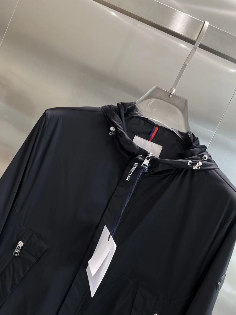 FlexibleFit Moncler Outwear 141194