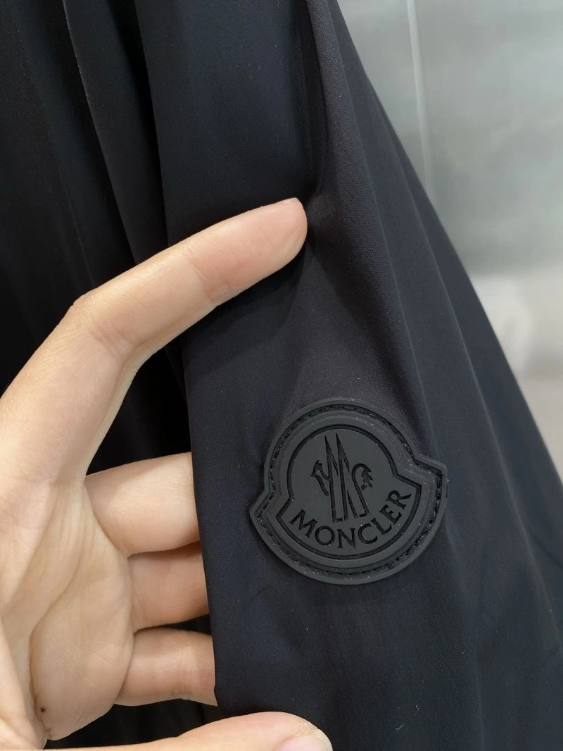 FlexibleFit Moncler Outwear 141194