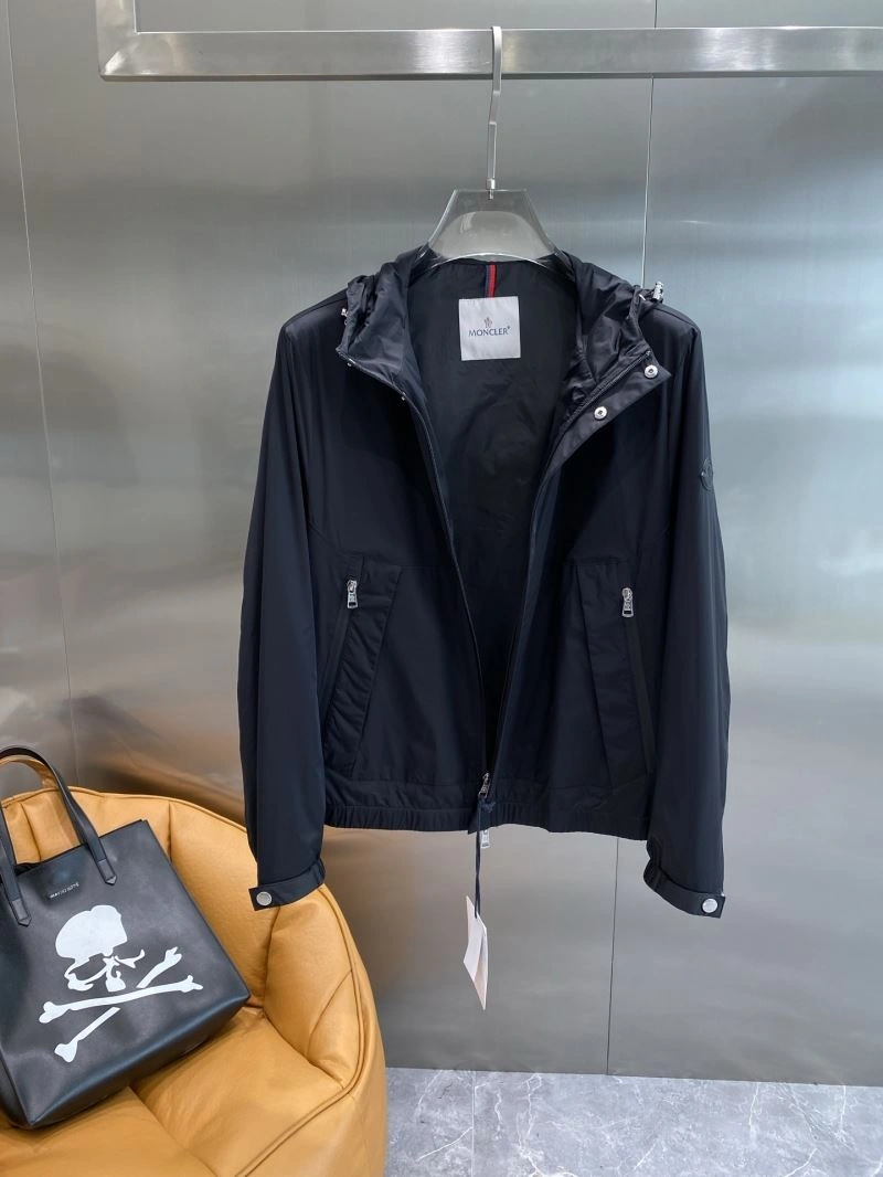 FlexibleFit Moncler Outwear 141194