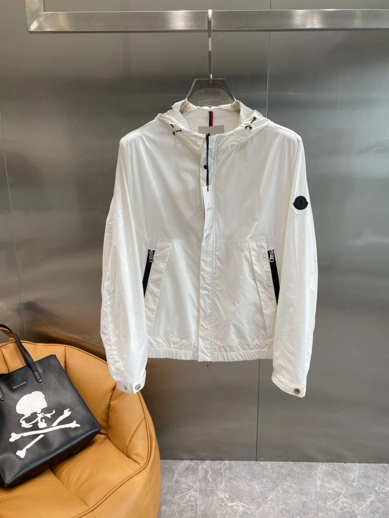 Moncler Outwear WellDesigned 141201