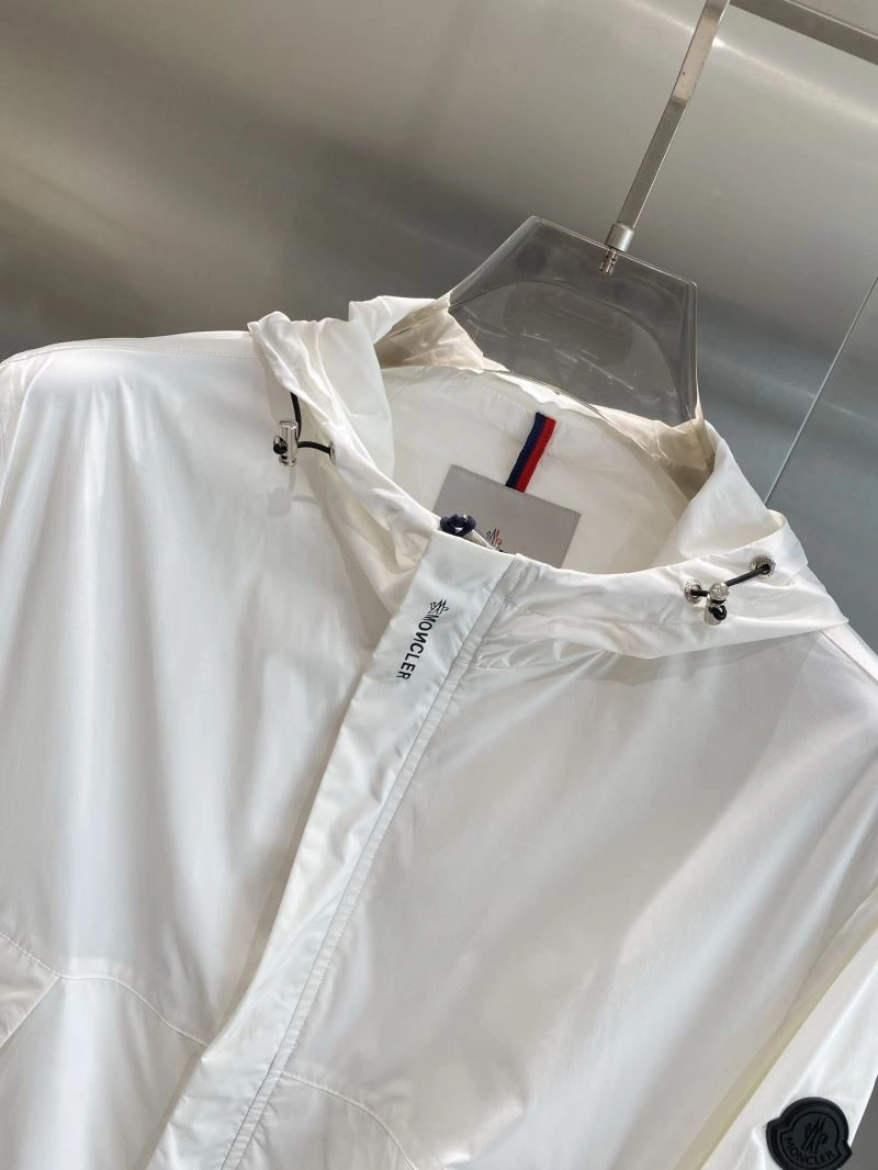 Moncler Outwear WellDesigned 141201