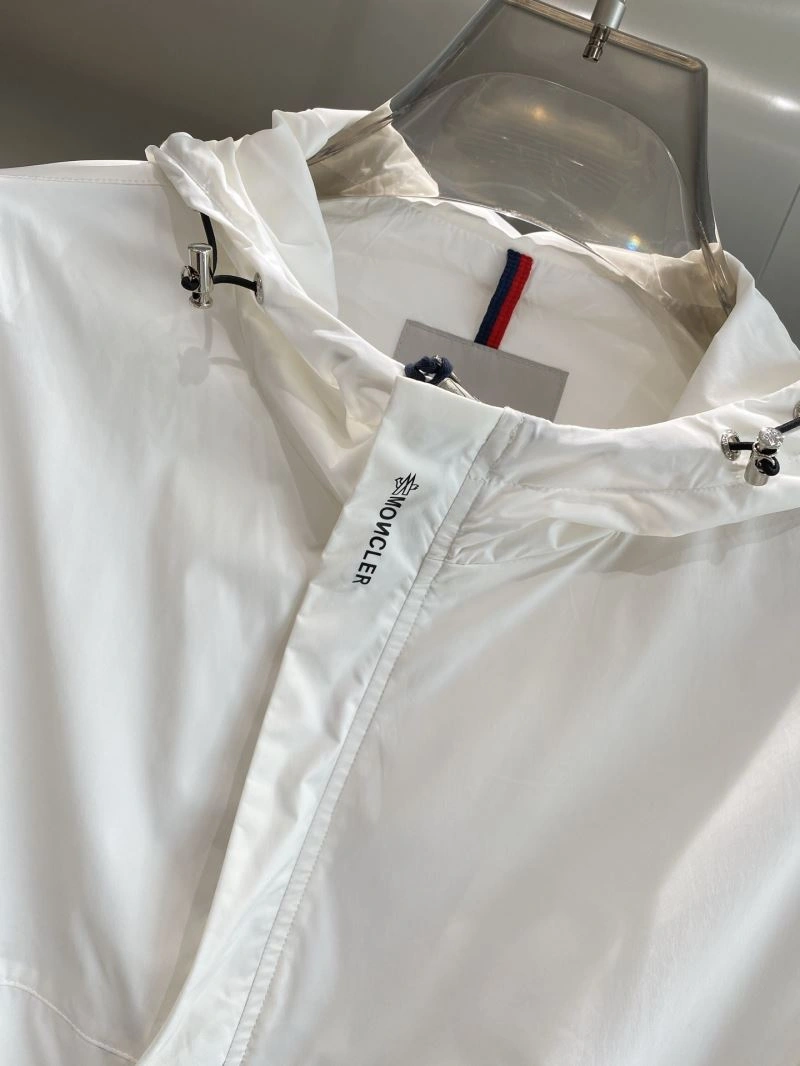 Moncler Outwear WellDesigned 141201