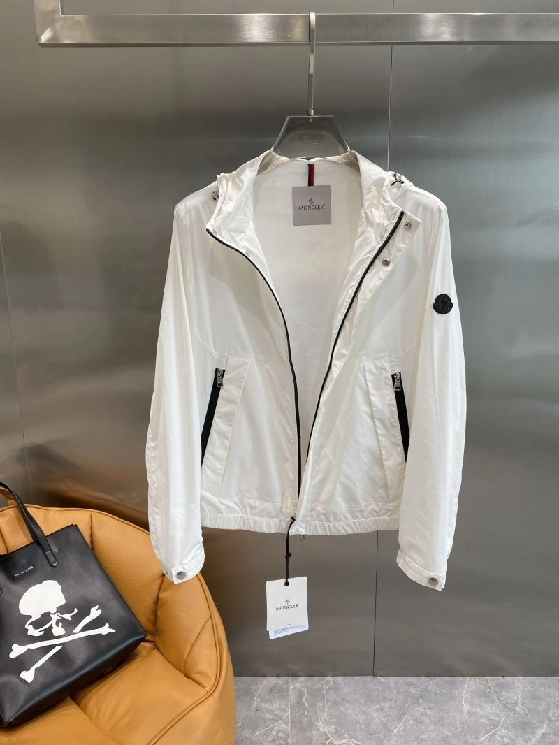Moncler Outwear WellDesigned 141201