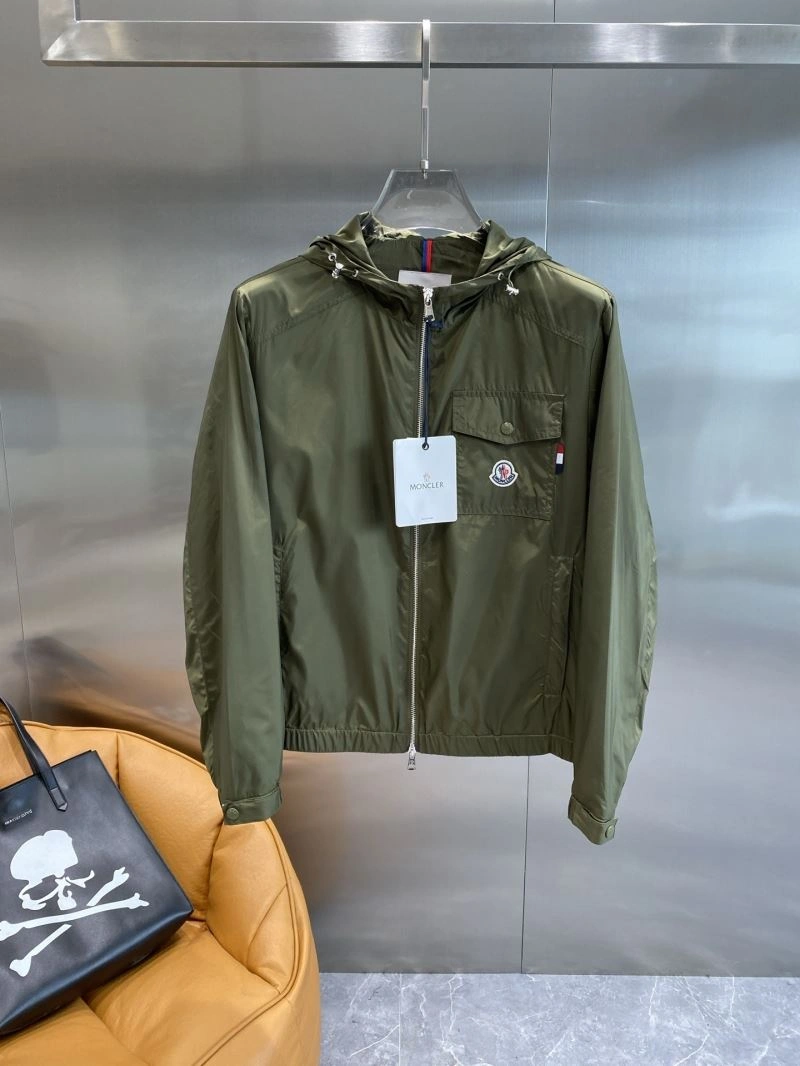 Supportive Moncler Outwear 141181