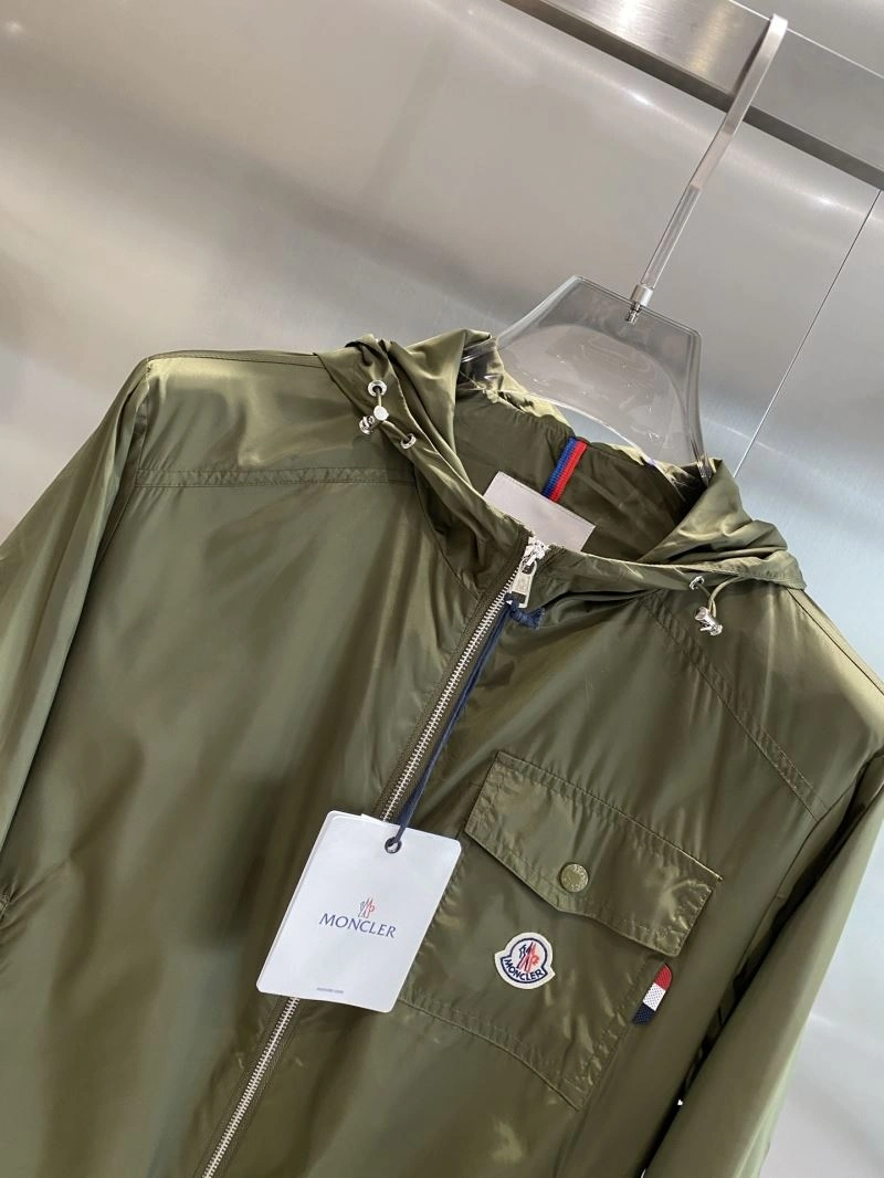 Supportive Moncler Outwear 141181