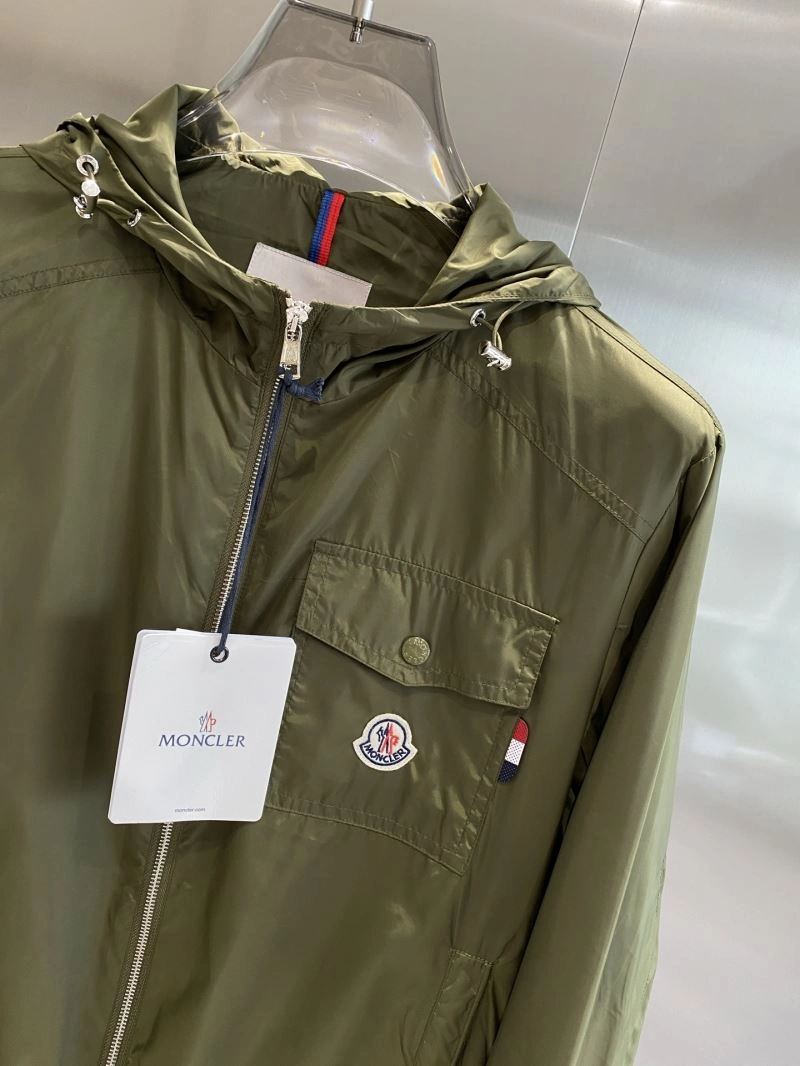 Supportive Moncler Outwear 141181