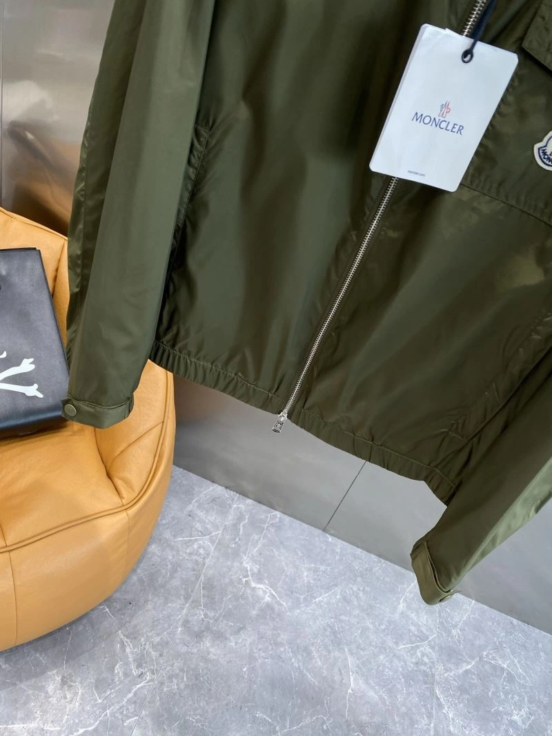 Supportive Moncler Outwear 141181