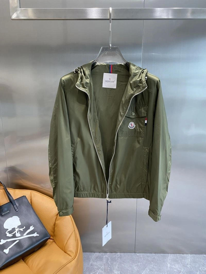 Supportive Moncler Outwear 141181
