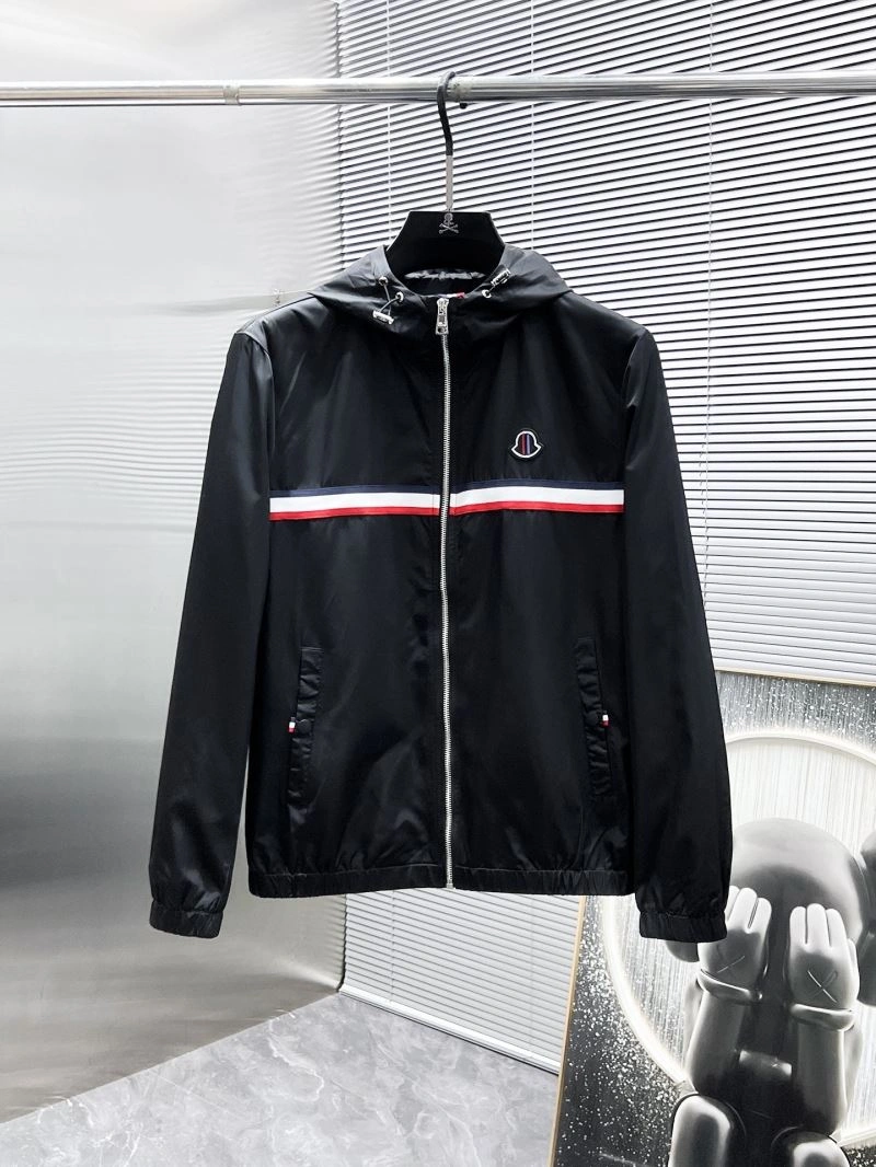 Trendsetting Moncler Outwear 141184