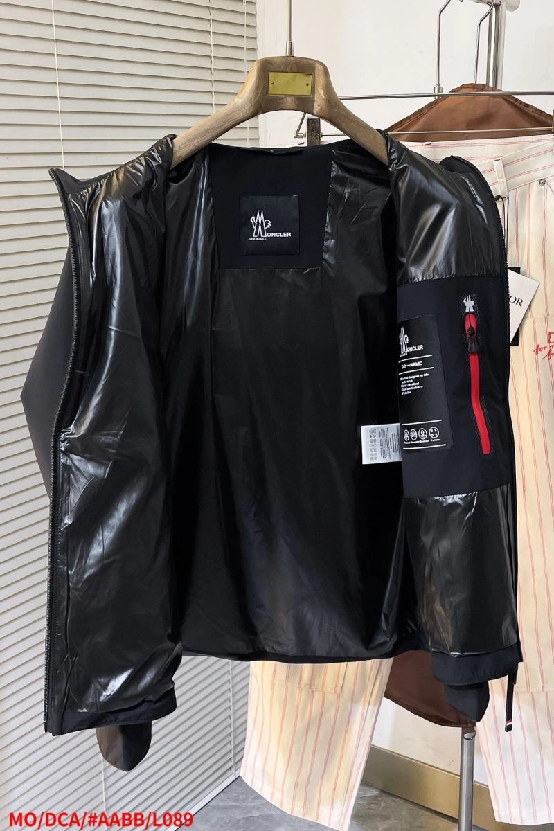 Moncler Outwear WeatherProof 141179