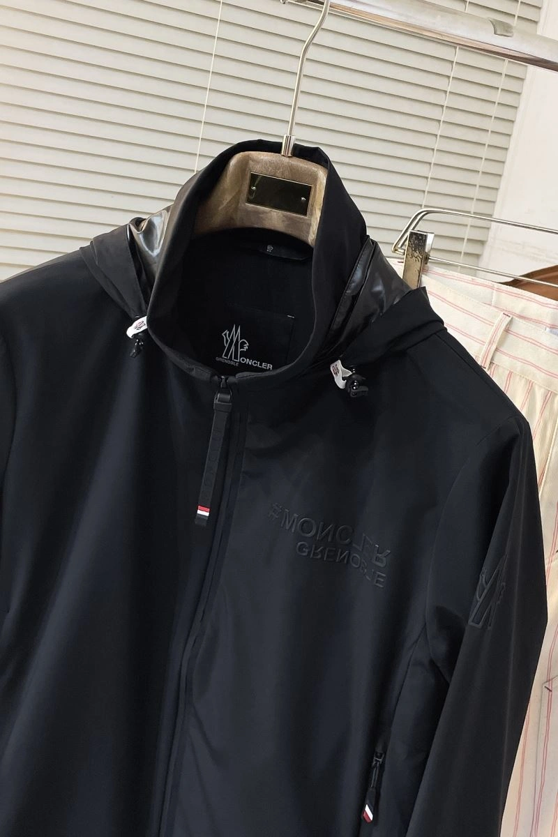 Moncler Outwear WeatherProof 141179