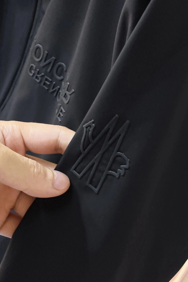 Moncler Outwear WeatherProof 141179