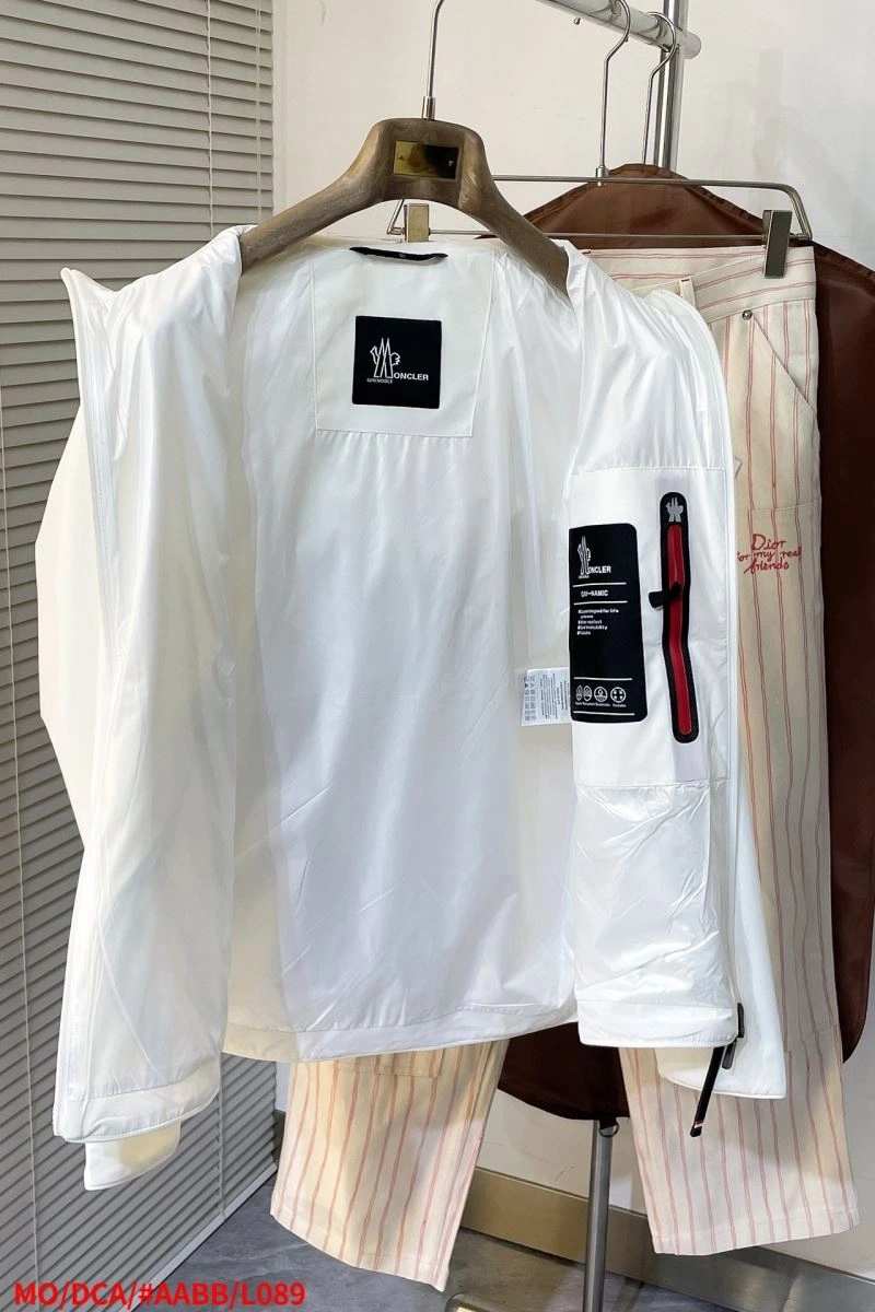 Moncler Outwear Contemporary 141178