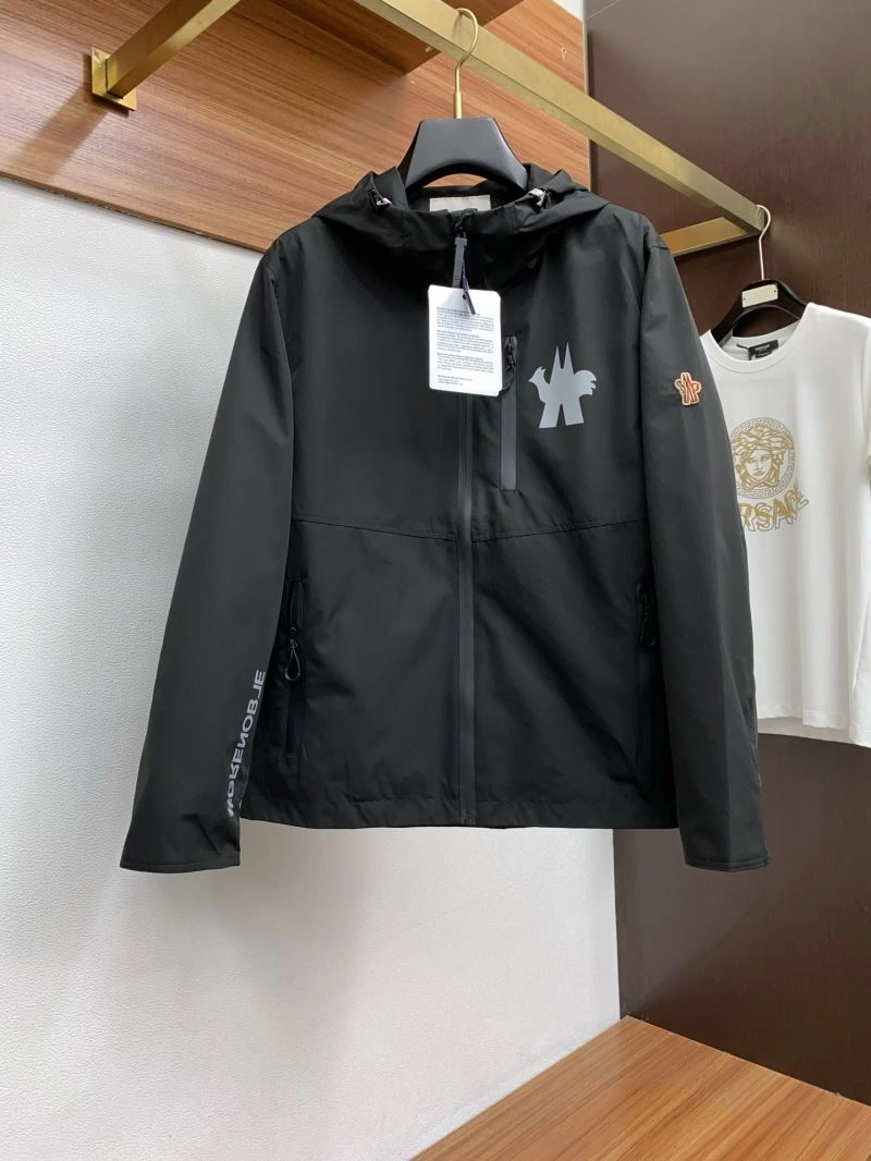 Breathable Moncler Outwear 141175